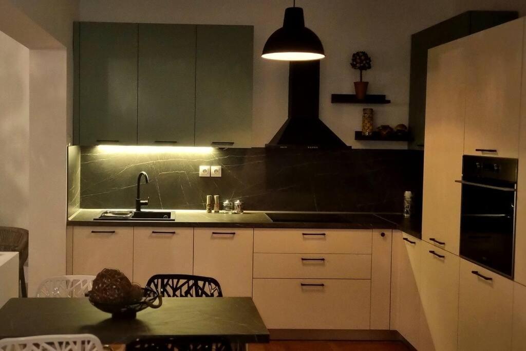Petite Palace Aristotelous 2 Tesalonika Bagian luar foto
